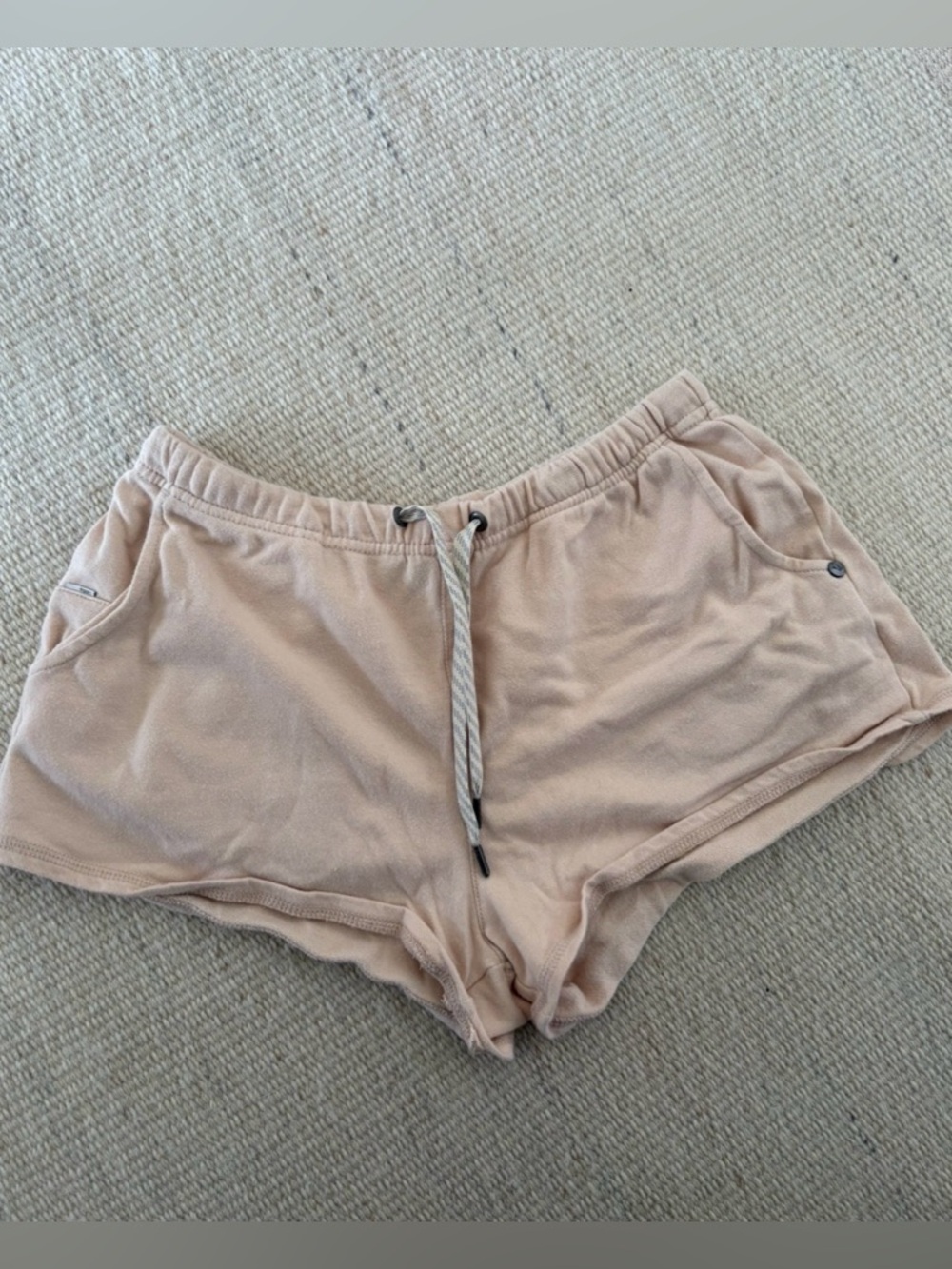 Vuori S women’s shorts -
100% cotton